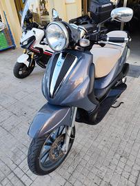 Piaggio Beverly 250