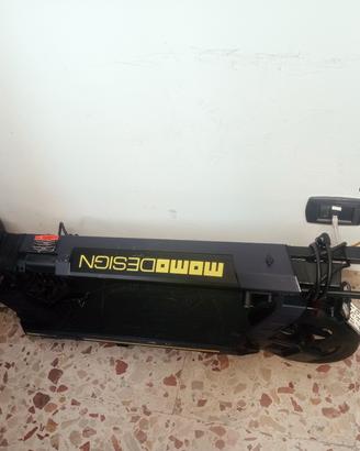 monopattino elettrico Momo design 