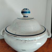 Zuppiera antica in ceramica di Caltagirone