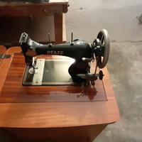 macchina da cucire Pfaff con mobile