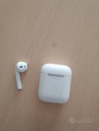 Auricolare airpoods  completo di  case