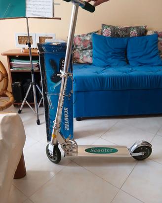 Monopattino pieghevole per bambino/a