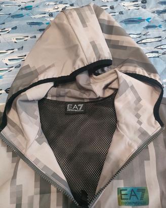 tuta ea7