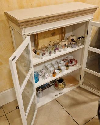 Raffinata credenza  in stile classico