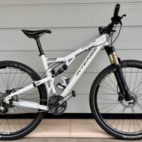 Bicicletta MTB Intense Spider 29 M usata poco