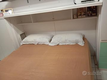 Cameretta con letto matrimoniale