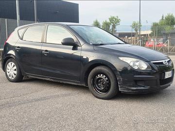 Hyundai i30 1.6 CRDi VGT 16V 90CV 5p.