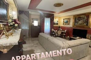 Appartamento con magazzino e più mansarda
