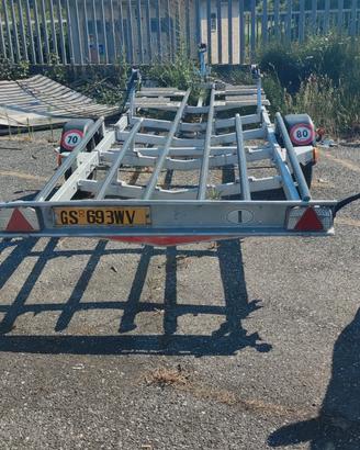 carrello porta imbarcazioni e moto d'acqua e quad