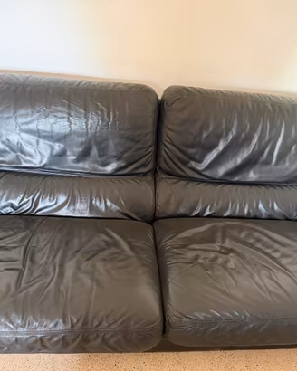 Divano in pelle  nero