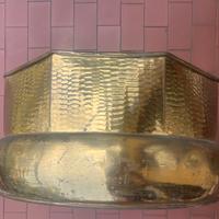 Vaso in ottone battuto a mano