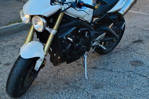 Triumph street triple 675