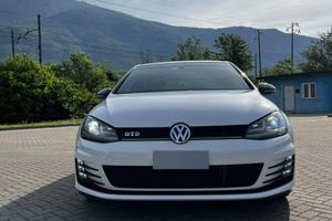 Volkswagen Golf 7 GTD 2.0 TDI 184 CV