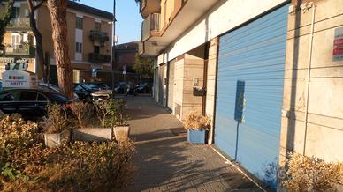 Locale commerciale su strada