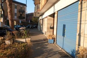 Locale commerciale su strada