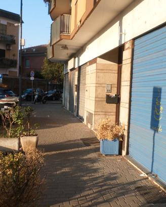Locale commerciale su strada