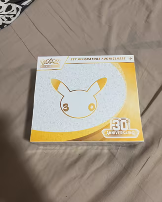 Pokemon 30° anniversario box ETB ITA Sigillato
