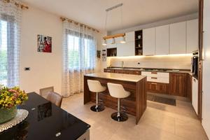 Villetta a schiera di 126 m² con 5 locali e box au