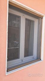 Zanzariere in alluminio anodizzato.