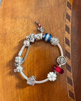 Bracciale Pandora con 9 charms