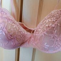 Reggiseno in pizzo Lormar.Taglia 2.Rosa carne