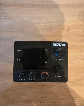 Alimentatore da banco 30v 5A