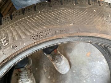 Gomme Michelin CrossClimate 225/45 R17)।