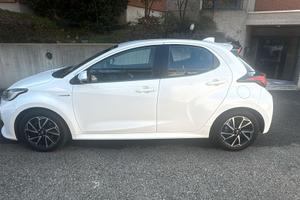 TOYOYA YARIS Hybrid 1.5 Trend