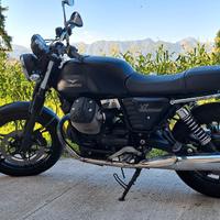 Moto Guzzi V7 - 2012