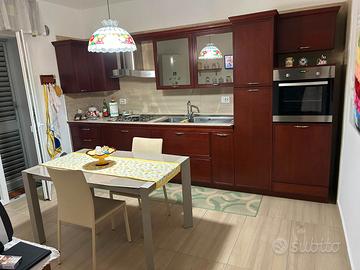 CUCINA COMPLETA MODERNA + FRIGORIFERO + TAVOLO