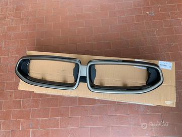 Griglia centrale paraurti Bmw 240i