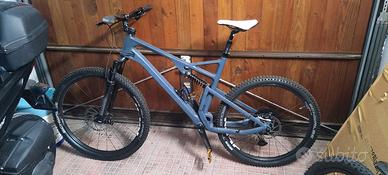 MTB custom in carbonio