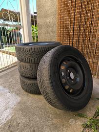  Cerchi in ferro con pneumatici 