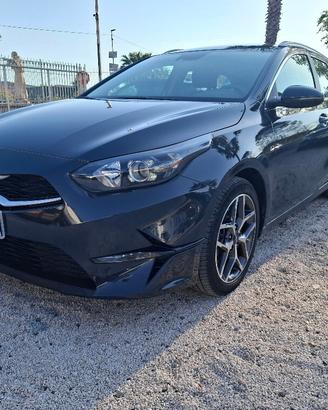 Kia Ceed 1.6 CRDi 136 CV MHEV DCT SW Business