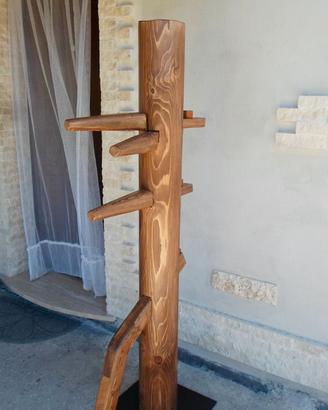 UOMO DI LEGNO CON BASE IN FERRO
