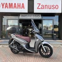 Kymco People 150i Top case e parabrezza
