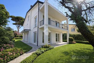 VILLA SINGOLA A MASSA