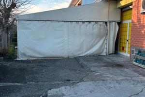 Struttura con tetto motorizzato