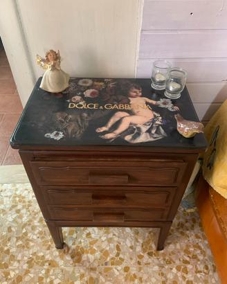 Mobiletto in decoupage