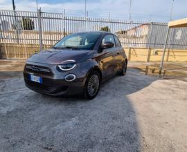Fiat 500 500e Berlina 42 kWh La Prima