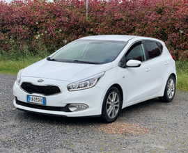 Kia Ceed 1.6 2015 Full Optional