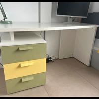 scrivania moderna con cassetti, di alta mobiliera