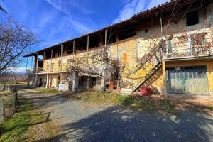 CASA SEMINDIPENDENTE A CASTELLAMONTE
