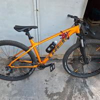 Trek Bici MARLIN 6  bicicletta