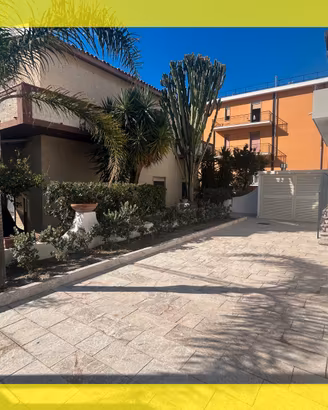 Villa a pochi passi dal mare