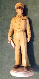 statuina castagna generale MacArthur  