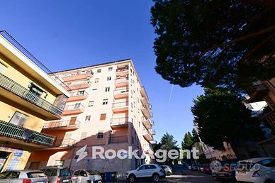 QUADRILOCALE DI AMPIA METRATURA CON POSTO AUTO