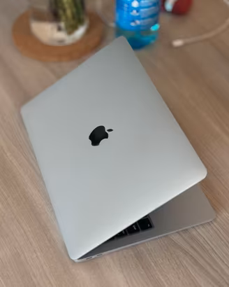 MacBook Air 13" 2020 - Intel i3, 8GB/256GB Argento