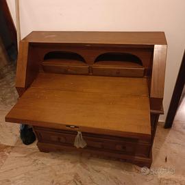Credenza con ribalta