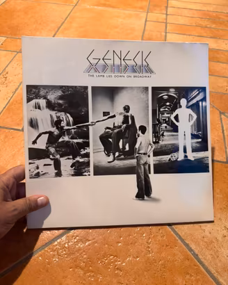 Genesis - The Lamb Lies Down on Broadway
